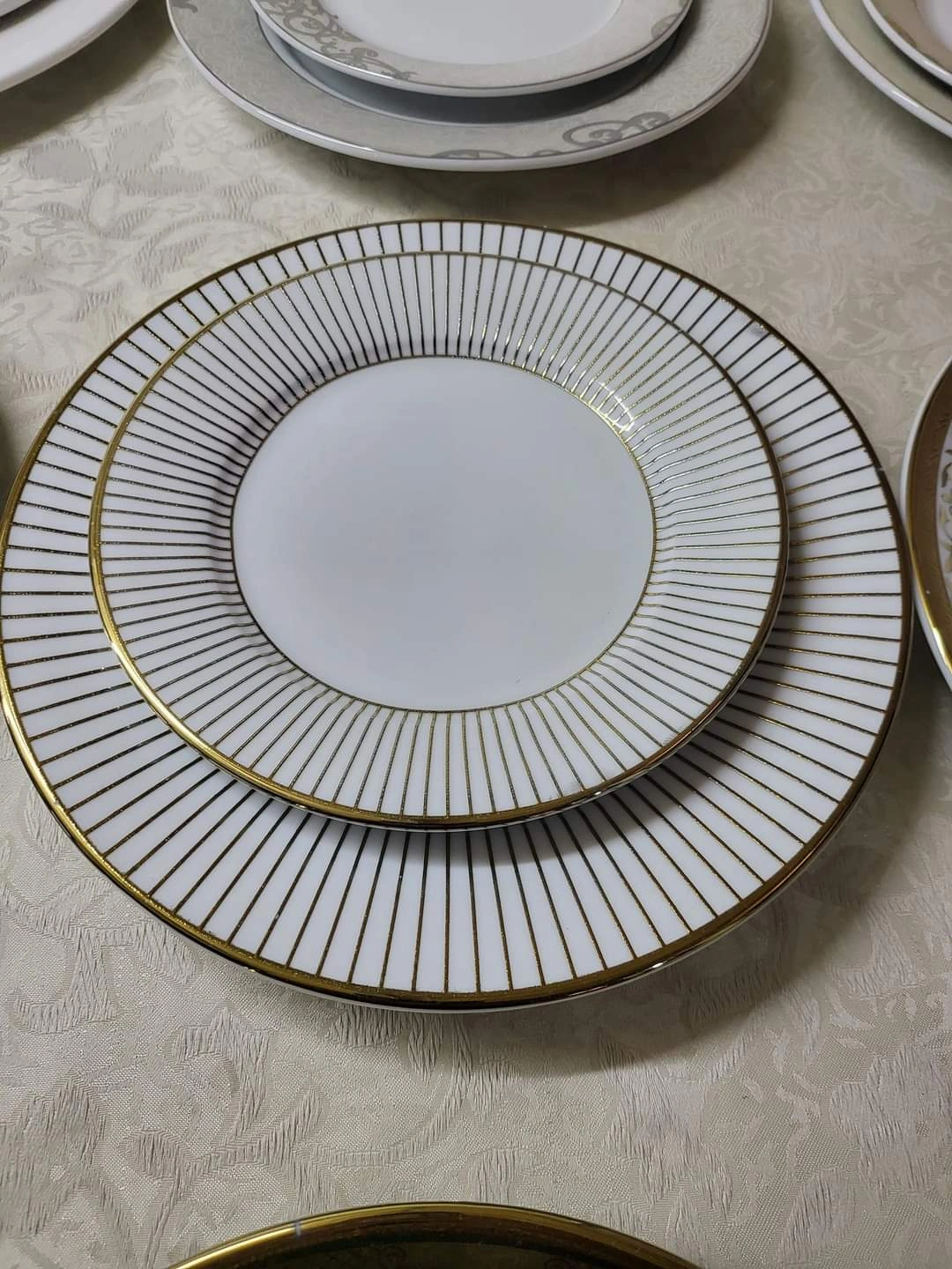 Crockery Set